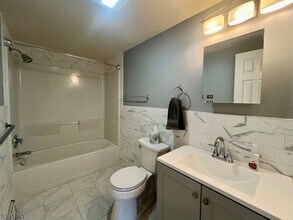 72-A-72C Woodside Ave in Newton, NJ - Building Photo - Building Photo