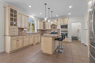 5 Two Mile Hill Rd in Waterford, CT - Building Photo - Building Photo