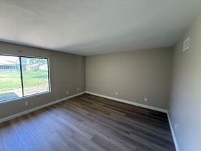 20120 Village 20 in Camarillo, CA - Building Photo - Building Photo