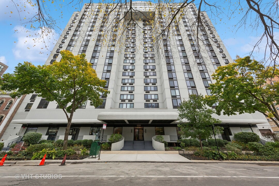 1221 N Dearborn St in Chicago, IL - Foto de edificio