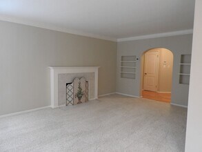 2773 Harkness St in Sacramento, CA - Building Photo - Building Photo