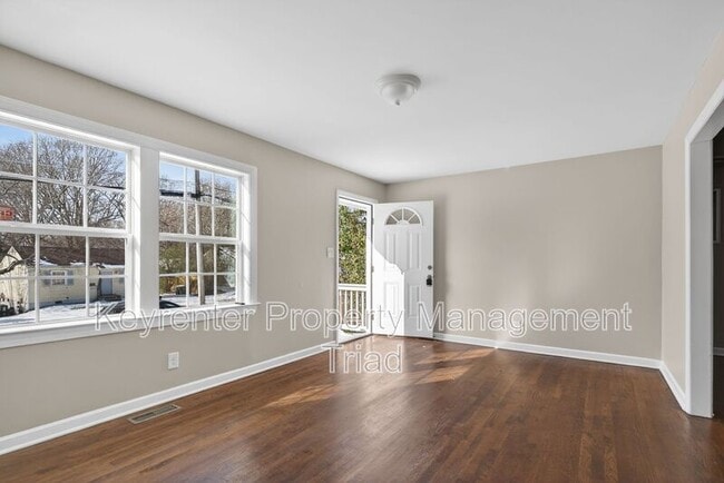 1106 Sykes Ave in Greensboro, NC - Building Photo - Building Photo