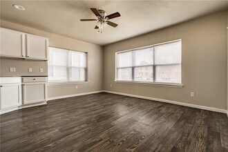 2321 NW 12th St in Oklahoma City, OK - Foto de edificio - Building Photo