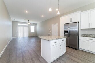 105 Big Black Dr in Poinciana, FL - Building Photo - Building Photo