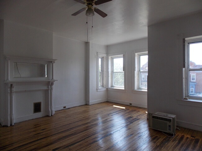2823 St Paul St in Baltimore, MD - Building Photo - Building Photo
