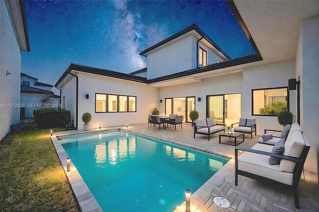 property at 5718 Ashwood Cir