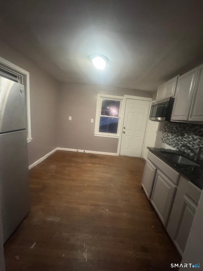 30 Wake St in Bridgeport, CT - Building Photo - Building Photo