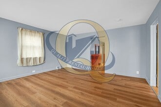 8059 Maple St in Swartz Creek, MI - Building Photo - Building Photo