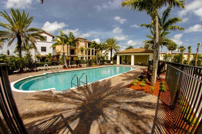 122 NW Gardner St in Boca Raton, FL - Building Photo - Building Photo