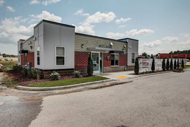 The View at Towne Center in Muskego, WI - Building Photo - Building Photo