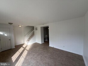 3 Coachlight Dr in Sicklerville, NJ - Building Photo - Building Photo