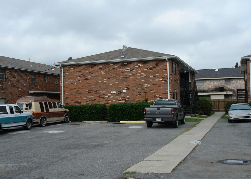 2604 Harvard Ave in Metairie, LA - Foto de edificio