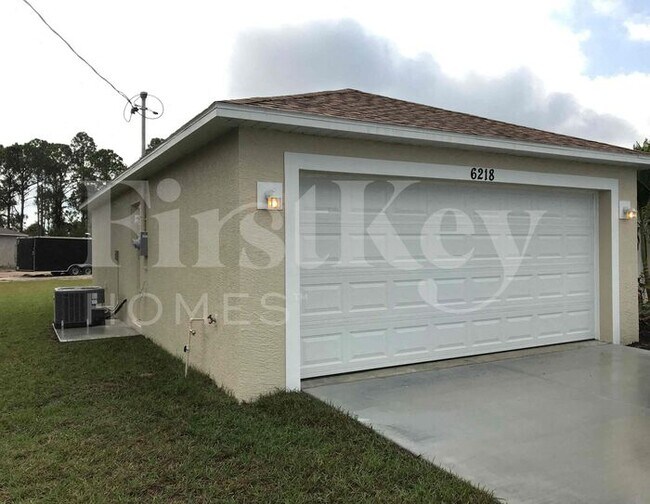 6218 Barrel St in Port Charlotte, FL - Building Photo - Building Photo