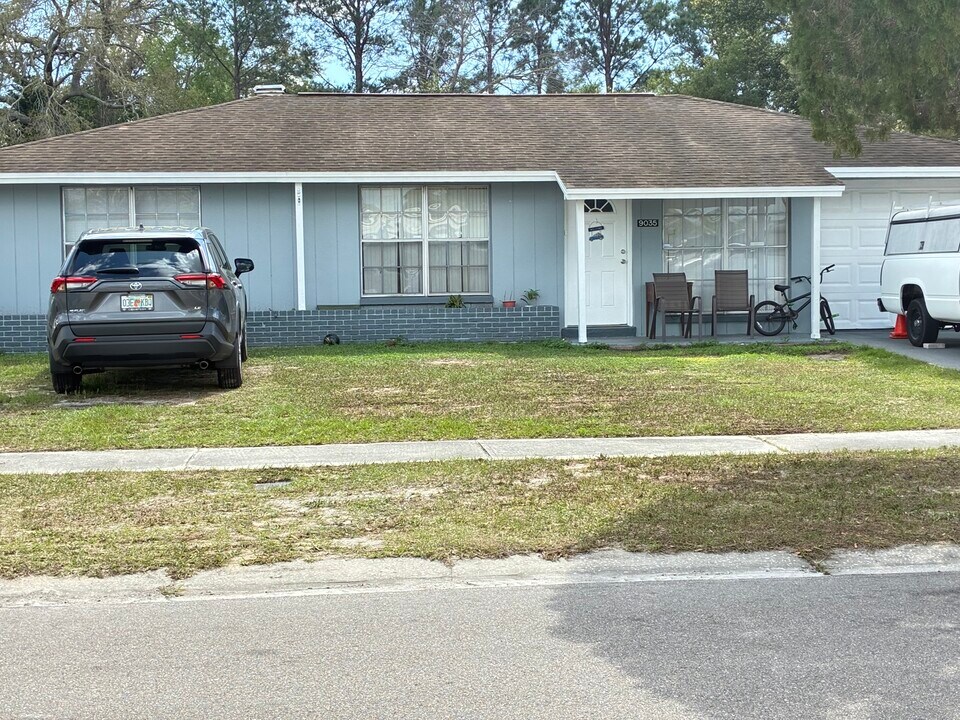 9035 Arndale Cir, Unit 9035 in Tampa, FL - Foto de edificio