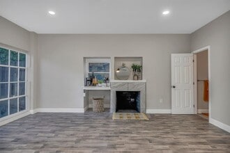 1515 N Carruth Ave in Fresno, CA - Building Photo - Building Photo