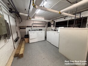 1800 Commonwealth Ave, Unit 33 in Boston, MA - Building Photo - Building Photo