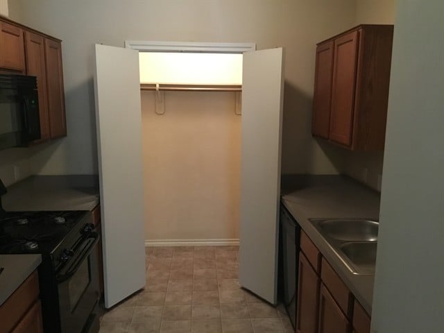 2802 Wisner Cir in Houston, TX - Building Photo - Building Photo