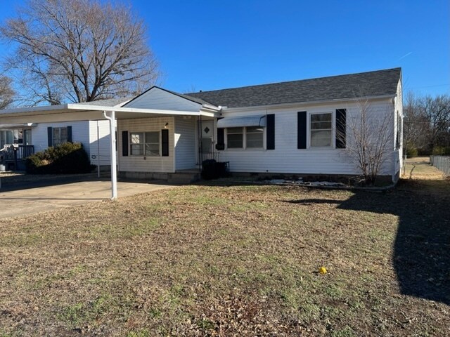 352 N Oak St in Dewey, OK - Building Photo