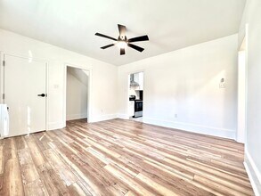 3645-3647 Gladiola St in Baton Rouge, LA - Building Photo - Building Photo