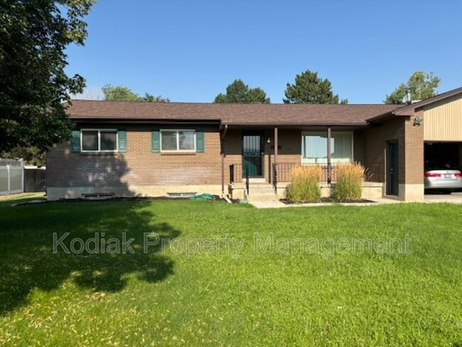 property at 9694 S Stonehaven St