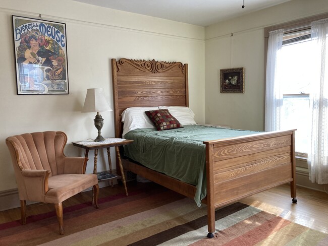109 S Johnson St, Unit Furnished Sunny South