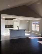 746 Roselawn St in Siloam Springs, AR - Building Photo - Building Photo