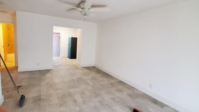 2876 N Dixie Hwy in Boca Raton, FL - Building Photo - Building Photo