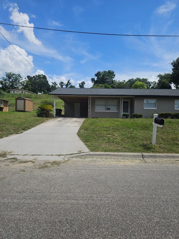 property at 733 E Minneola Ave
