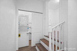 370 Pacific Ave in Jersey City, NJ - Building Photo - Building Photo