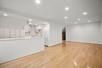 52 Bruce Park Dr in Greenwich, CT - Building Photo - Building Photo