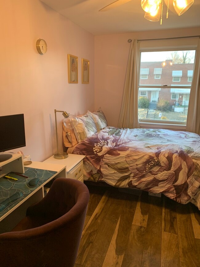 property at 1009 W 43rd St