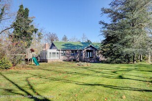 589 Westwood Ave in Long Branch, NJ - Building Photo