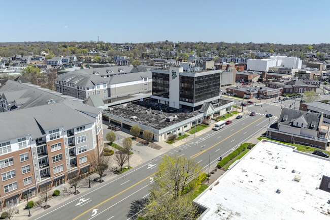 24 Belden Ave in Norwalk, CT - Foto de edificio - Building Photo