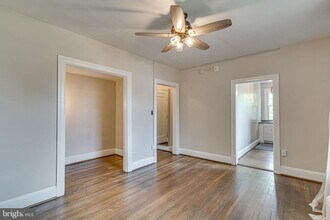 2527 Q St NW, Unit 204 in Washington, DC - Building Photo - Building Photo