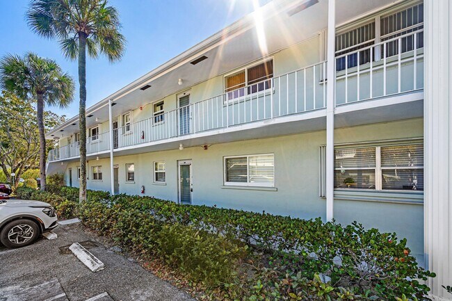 2440 SW 22nd Ave in Delray Beach, FL - Building Photo - Building Photo