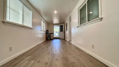 202 Cactus Dr in Prescott, AZ - Foto de edificio - Building Photo