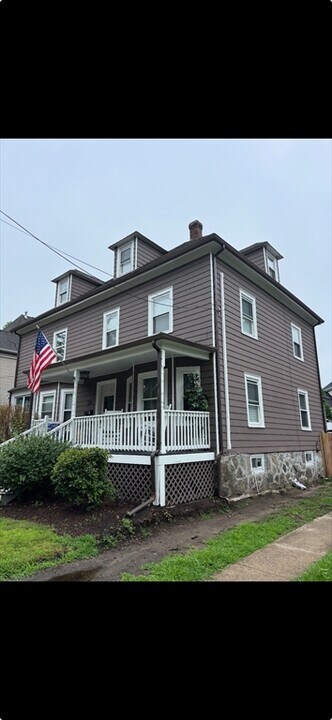24 Clematis St in Winchester, MA - Building Photo