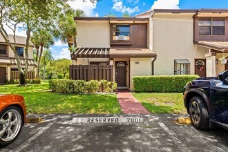 4902 NW 82nd Ave in Lauderhill, FL - Building Photo - Building Photo