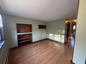 35 Maple St in Springfield, VT - Building Photo - Building Photo