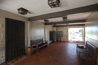 Solstice Apartments in San Diego, CA - Foto de edificio - Lobby