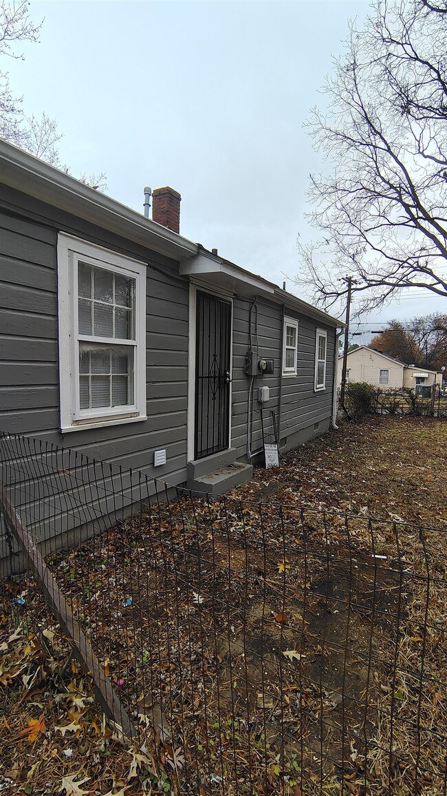 3982 Overton Crossing St in Memphis, TN - Building Photo - Building Photo