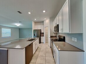 1918 Birnham Wood Bnd in Kissimmee, FL - Building Photo - Building Photo