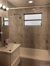 1445 West Ave-Unit -11 in Miami Beach, FL - Building Photo - Building Photo