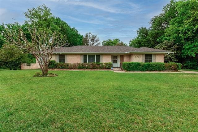 property at 5731 Berkshire Ln