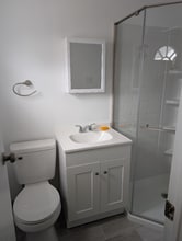 136 Duffy Ave in Hicksville, NY - Foto de edificio - Building Photo