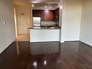 437 New York Ave NW, Unit 603 in Washington, DC - Foto de edificio - Building Photo