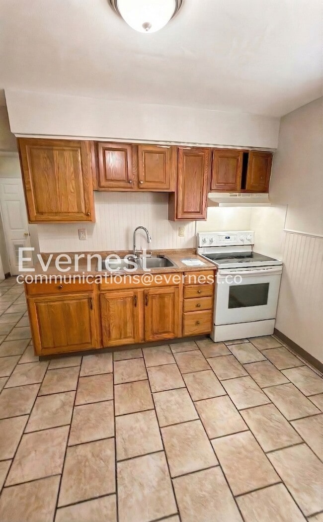 9717 Dennis Dr in St. Louis, MO - Foto de edificio - Building Photo