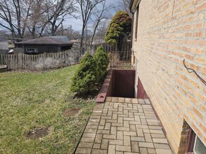 303 W Hawley St in Mundelein, IL - Foto de edificio - Building Photo