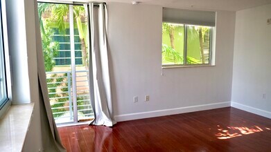 945 Michigan Ave, Unit 1 in Miami Beach, FL - Building Photo - Building Photo