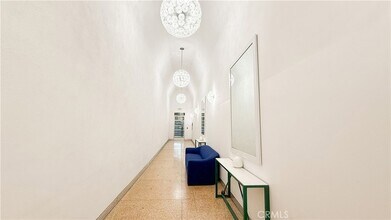433 Pine Ave, Unit 308 in Long Beach, CA - Building Photo - Building Photo